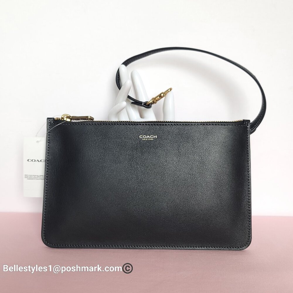 COACH Natural Grain Leather Top-Zip Pouch with Dog-clip Leash -Black color ⭐